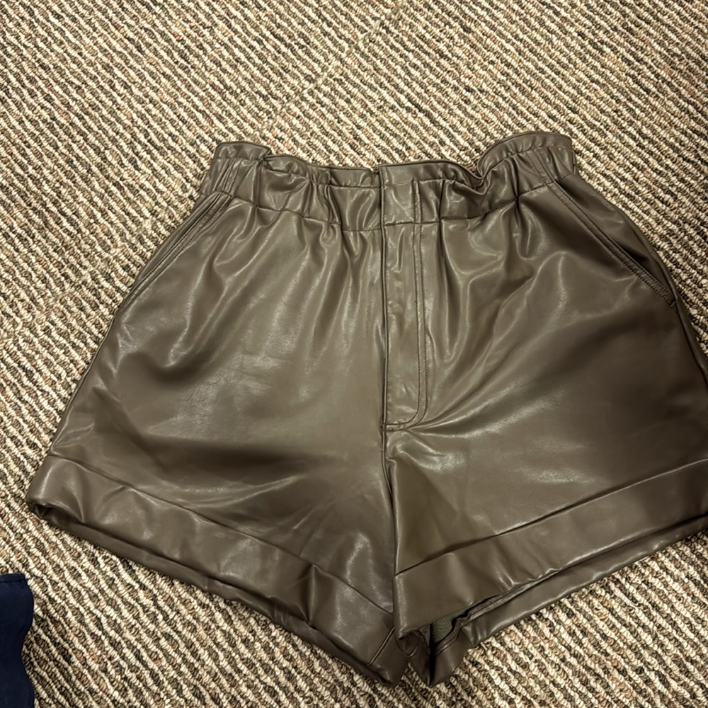 Abercrombie & Fitch olive brown pleather paper bag waist shorts size L like new!